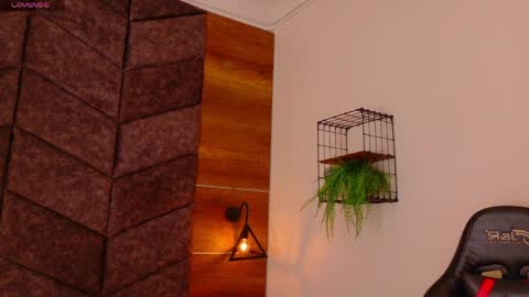  Memphis Williams  online show from April 13, 2026, 2:50 am