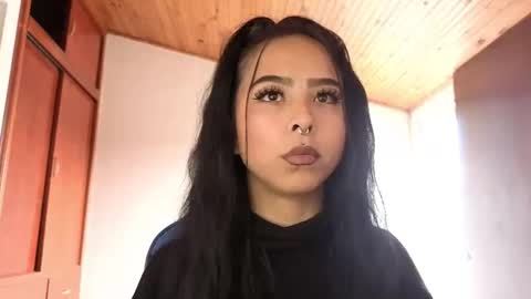 Snapshot of mencia_sharmaa chatting on November 26, 2025, 4:19 pm Menca of your love online show from November 26, 2025, 4:19 pm