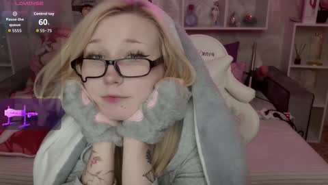 MeowkaKitty online show from February 5, 2026, 2:05 am