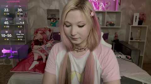 MeowkaKitty online show from April 21, 2026, 2:37 am