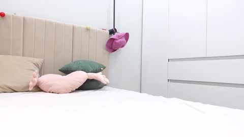 meowmacitoo online show from January 14, 2026, 11:38 am