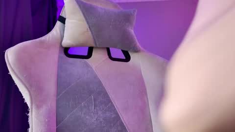 Mia online show from March 30, 2026, 4:13 am