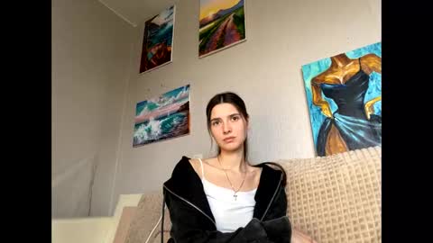 Snapshot of meralynn chatting on April 1, 2026, 1:41 pm LEVA online show from April 1, 2026, 1:41 pm