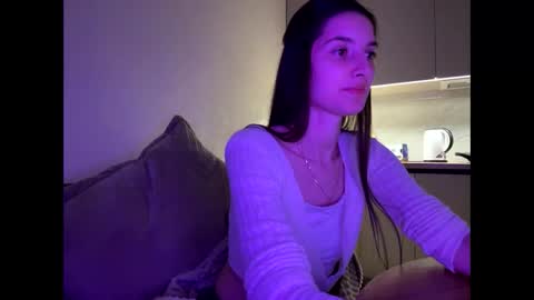 Snapshot of meralynn chatting on April 19, 2026, 6:10 pm LEVA online show from April 19, 2026, 6:10 pm