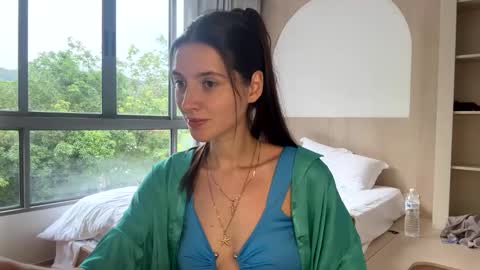 Snapshot of meralynn chatting on May 25, 2026, 10:10 am LEVA online show from May 25, 2026, 10:10 am