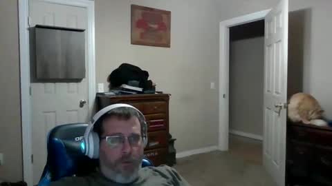 Snapshot of mercer1977 chatting on May 10, 2026, 3:33 am mercer1977 online show from May 10, 2026, 3:33 am
