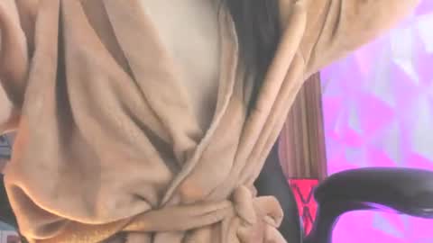 Meribeth Haru online show from July 28, 2026, 8:12 pm
