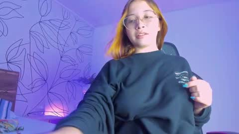 merida06 online show from October 28, 2025, 3:32 am