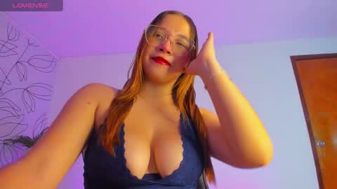 merida06 online show from November 12, 2025, 5:08 am