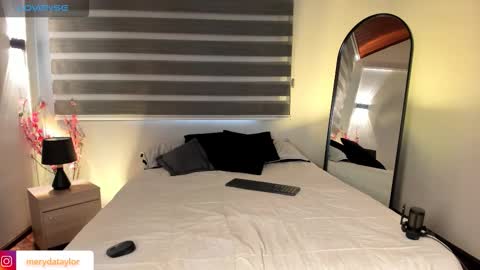 Merida  online show from December 16, 2025, 12:43 pm