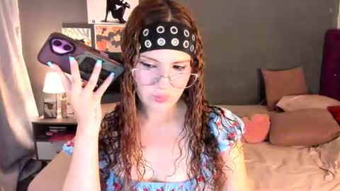laura 3 i am independent model online show from July 2, 2026, 1:27 am