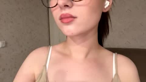 Snapshot of meridethvilca chatting on October 9, 2025, 6:06 pm Rina online show from October 9, 2025, 6:06 pm