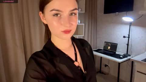 Snapshot of meridethvilca chatting on November 19, 2025, 8:09 pm Rina online show from November 19, 2025, 8:09 pm