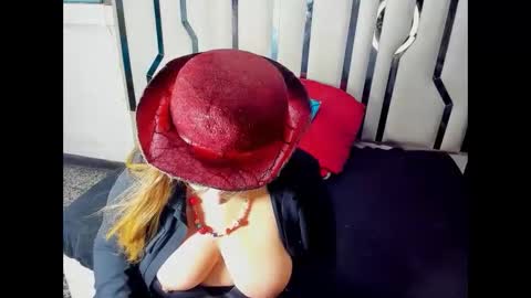 Snapshot of meriland_hh chatting on May 12, 2026, 5:04 am Meriland online show from May 12, 2026, 5:04 am