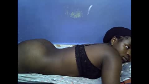 merlin_queen online show from December 22, 2025, 7:05 am