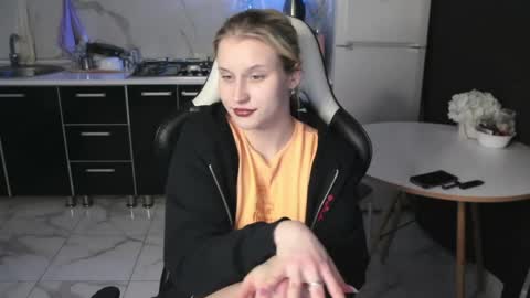 Snapshot of mertyxxx chatting on April 23, 2026, 9:28 pm Merty online show from April 23, 2026, 9:28 pm