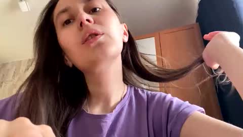 Jessica online show from December 14, 2025, 10:42 am