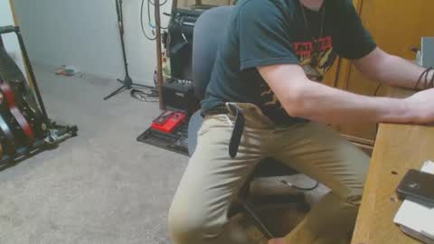 metalsharkk online show from February 6, 2025, 10:32 pm