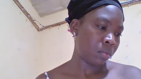 Snapshot of meybel chatting on June 28, 2026, 8:48 pm Meybel online show from June 28, 2026, 8:48 pm