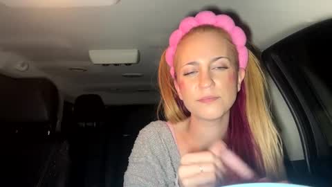 mezzy69 online show from February 19, 2025, 10:01 am