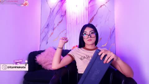 Mhia Kate online show from April 25, 2026, 12:08 pm