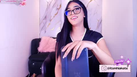 Mhia Kate online show from May 14, 2026, 12:01 pm