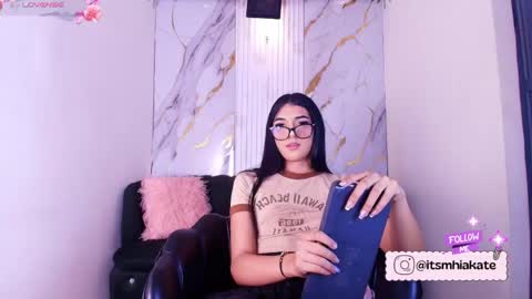 Mhia Kate online show from May 25, 2026, 12:11 pm