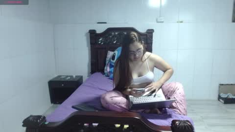 mia online show from April 1, 2026, 2:01 am