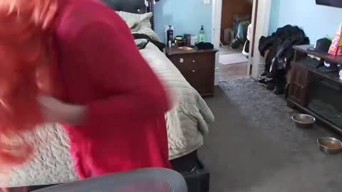 Mia online show from December 20, 2024, 4:57 pm