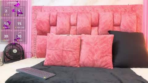 Snapshot of mia__gomex chatting on May 28, 2026, 7:55 pm mia__gomex online show from May 28, 2026, 7:55 pm