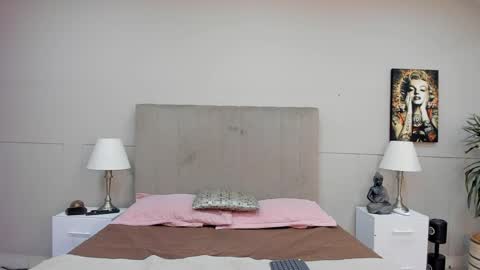 Snapshot of mia__zoe chatting on May 23, 2026, 3:34 am Mia Zoe online show from May 23, 2026, 3:34 am