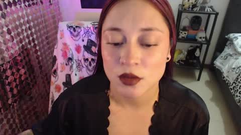 mia online show from September 13, 2025, 1:27 am