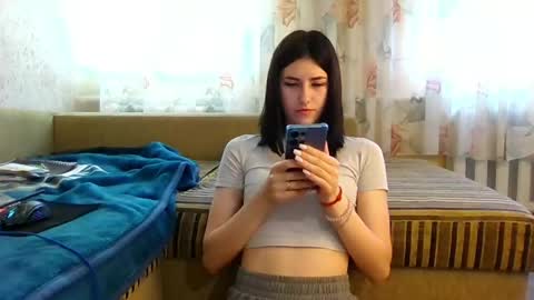 Snapshot of mia_beauti_live chatting on May 25, 2026, 9:48 am mia_beauti_live online show from May 25, 2026, 9:48 am