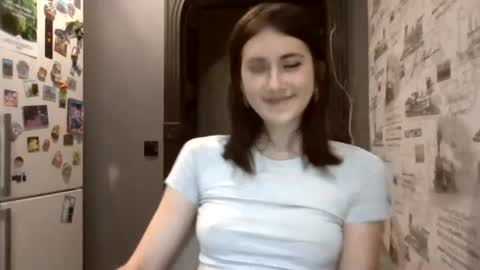 Snapshot of mia_beauti_live chatting on July 27, 2026, 12:23 pm mia_beauti_live online show from July 27, 2026, 12:23 pm