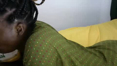 Snapshot of mia_bellah chatting on February 4, 2025, 12:44 pm aishah petite online show from February 4, 2025, 12:44 pm