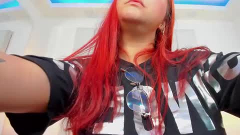 Snapshot of mia_blumm_ chatting on June 15, 2026, 3:58 pm Mia online show from June 15, 2026, 3:58 pm