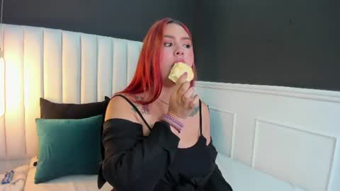 Snapshot of mia_blumm_ chatting on June 26, 2026, 4:33 pm Mia online show from June 26, 2026, 4:33 pm