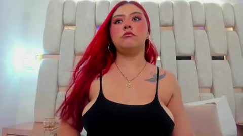 Snapshot of mia_blumm_ chatting on August 4, 2026, 8:55 pm Mia online show from August 4, 2026, 8:55 pm
