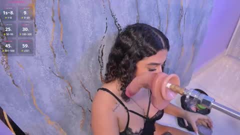 mia online show from October 30, 2025, 11:44 am