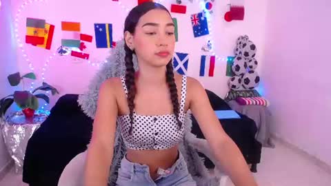 mia_cute_girl online show from June 29, 2026, 6:08 pm