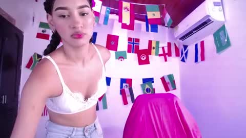 mia_cute_girl online show from July 4, 2026, 6:25 pm