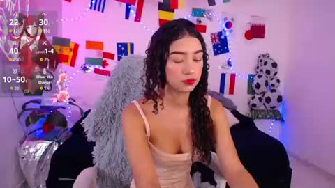 mia_cute_girl online show from July 14, 2026, 12:11 pm