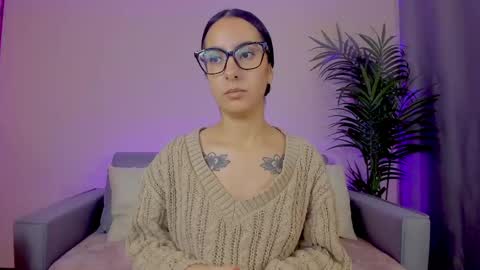 Sarah Luna online show from May 3, 2026, 12:55 pm