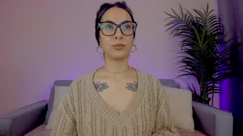 Sarah Luna online show from May 6, 2026, 1:16 pm