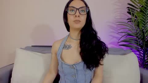 Sarah Luna online show from June 7, 2026, 1:59 pm