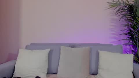 Sarah Luna online show from June 13, 2026, 12:36 pm