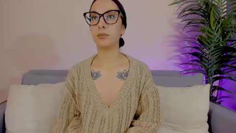 Sarah Luna online show from June 14, 2026, 1:35 pm