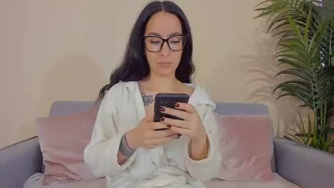 Sarah Luna online show from June 30, 2026, 12:17 pm