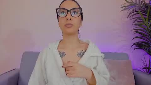 Sarah Luna online show from July 2, 2026, 12:22 pm