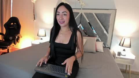 Snapshot of mia_davis__ chatting on May 29, 2026, 12:03 pm mia_davis__ online show from May 29, 2026, 12:03 pm